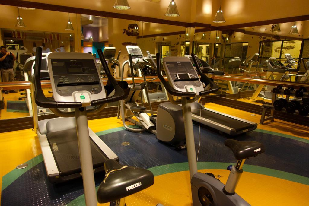 Luxury Condo At Forbeswood Parklane The Fort Bgc Макати Номер фото
