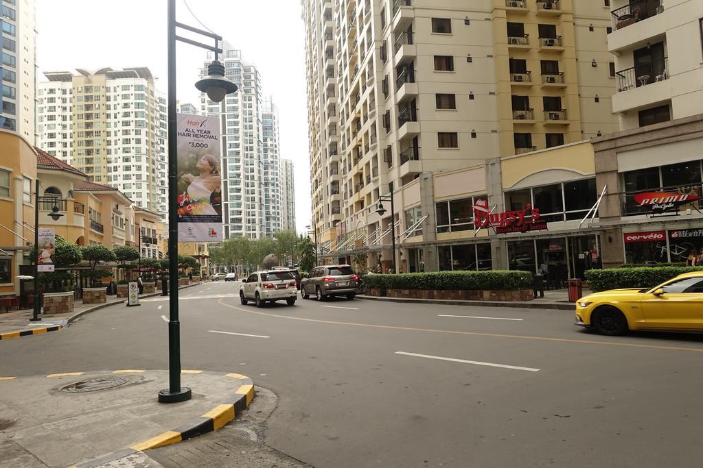 Luxury Condo At Forbeswood Parklane The Fort Bgc Макати Экстерьер фото