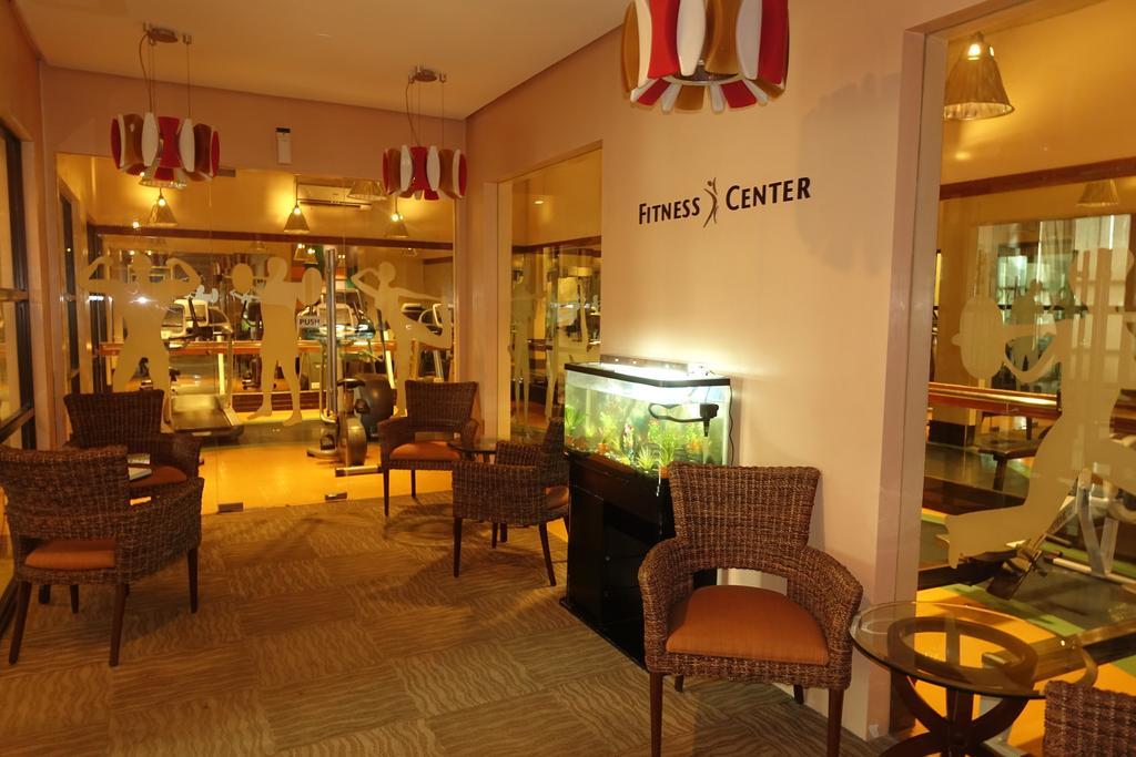 Luxury Condo At Forbeswood Parklane The Fort Bgc Макати Экстерьер фото